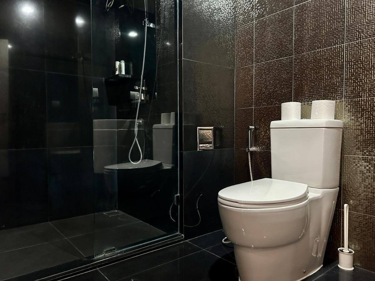Rhythm Sukhumvit 36 Two Bedrooms בנגקוק