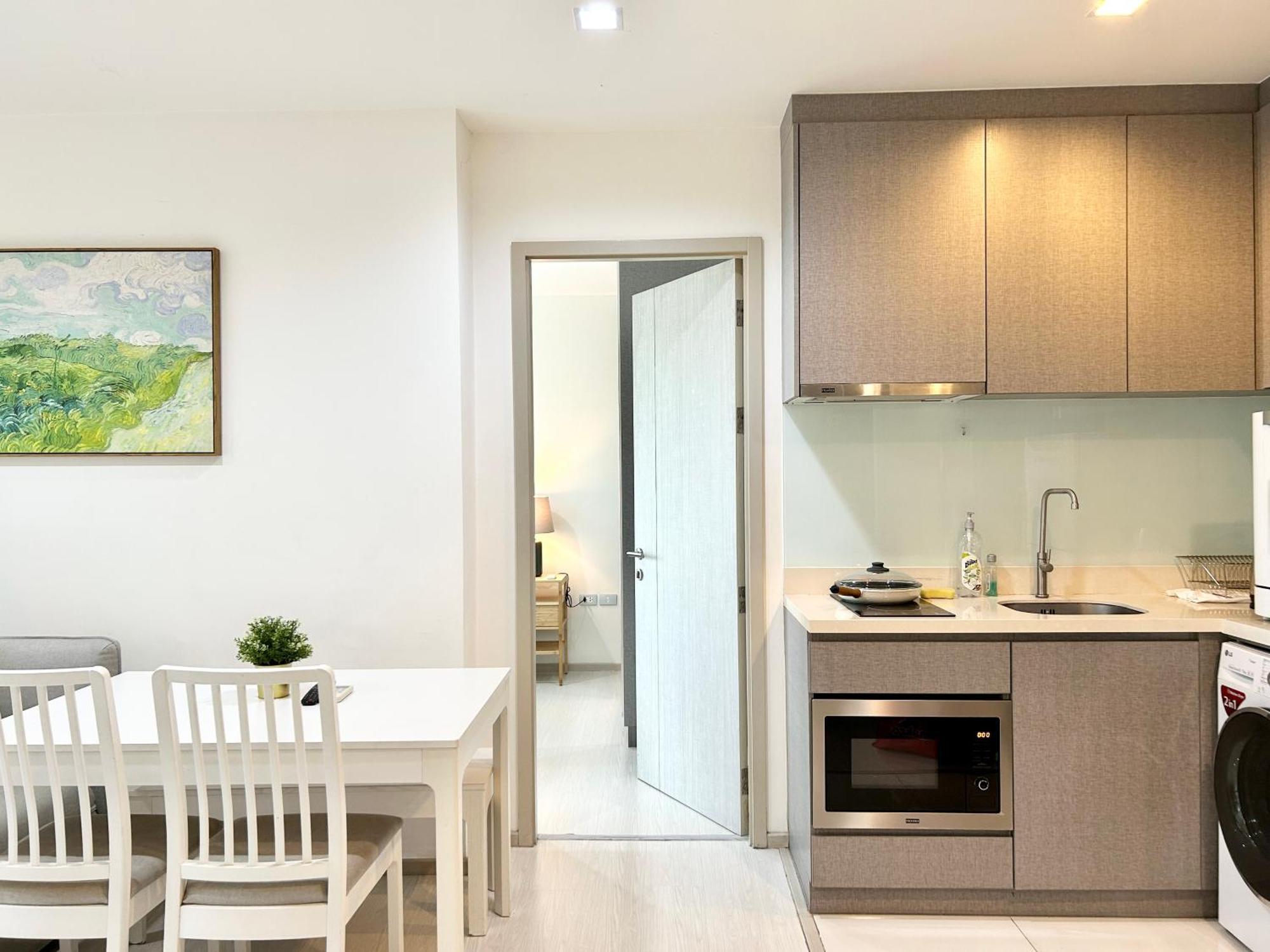 Rhythm Sukhumvit 36 Two Bedrooms דירה