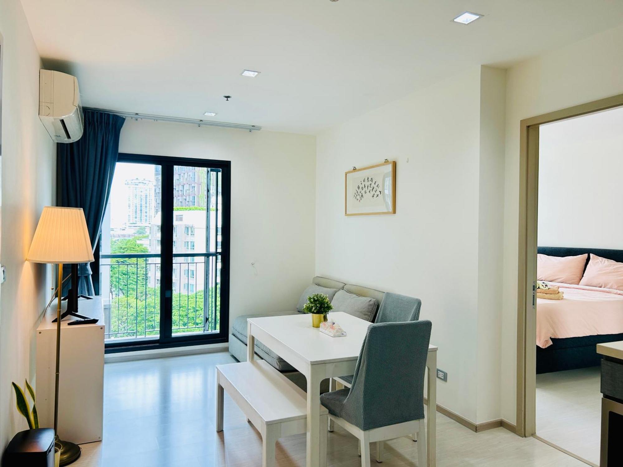 דירה Rhythm Sukhumvit 36 Two Bedrooms בנגקוק